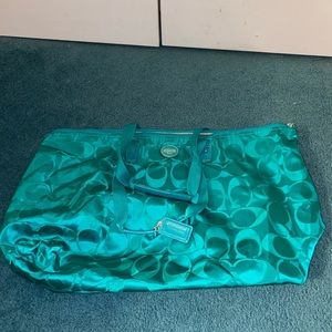 Coach XL getaway signature weekender-Teal- perfect condion